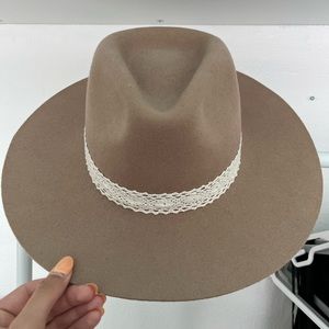 Women’s URBAN Outfitters Hat